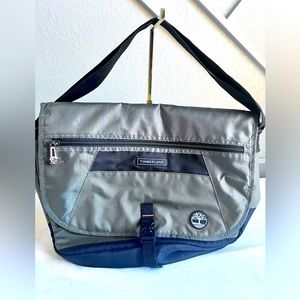 Timberland Route 4 Messenger
Bag Green Twin Mountain
Collection